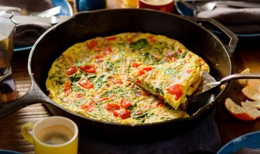 यहाँ  पुरुष बनाते हैं खाना , 500 साल से चली आ रही परंपरा जाने क्या है पूरी कहानी