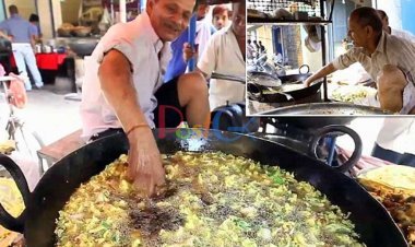 गरम तेल में हाथ डालकर पकौड़े का फ्राई करने वाले का हुआ पर्दाफाश, उसने अपने आप से कहा, "यह चमत्कार नहीं है, यह एक चाल है।"