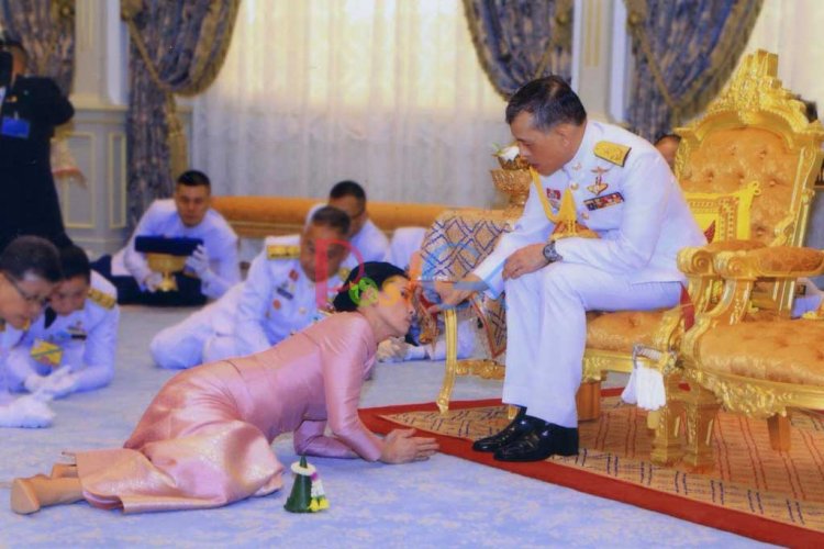 थाईलैंड के राजा ने अपनी रानी को किया माफ़ी, 1 साल की जेल की सजा, आरोप सुनकर स्तब्ध